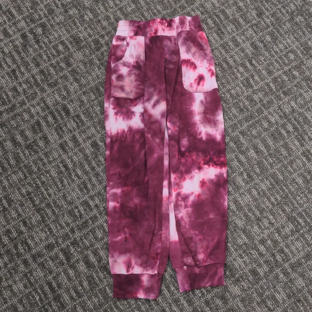 Girls Size 4/5 Crown of Hearts Pink Tie Dye Joggers with Pockets
